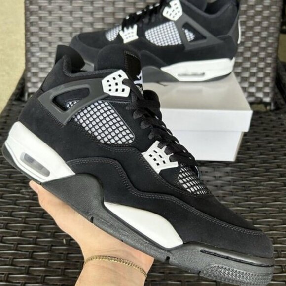 Air Jordan Other - AIR JORDAN 4 RETRO WHITE THUNDER